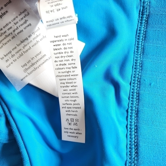 Bond Eye Heatwave Rib Crop Omo Blue Bikini Top NWT Size Medium - Picture 10 of 10